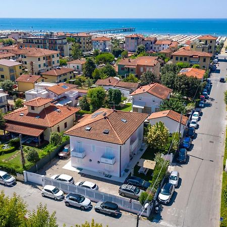 Villa Amelia Rooms Марина ди Пиетрасанта Екстериор снимка