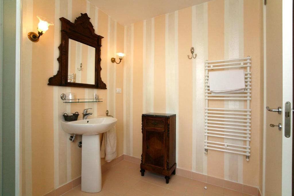 Villa Amelia Rooms Марина ди Пиетрасанта Стая снимка