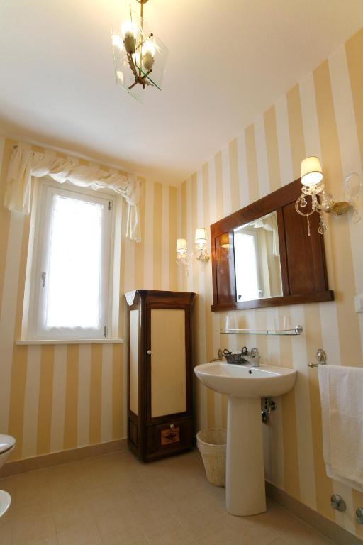 Villa Amelia Rooms Марина ди Пиетрасанта Стая снимка